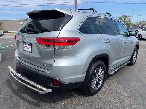 Used 2017 Toyota Highlander XLE image 7