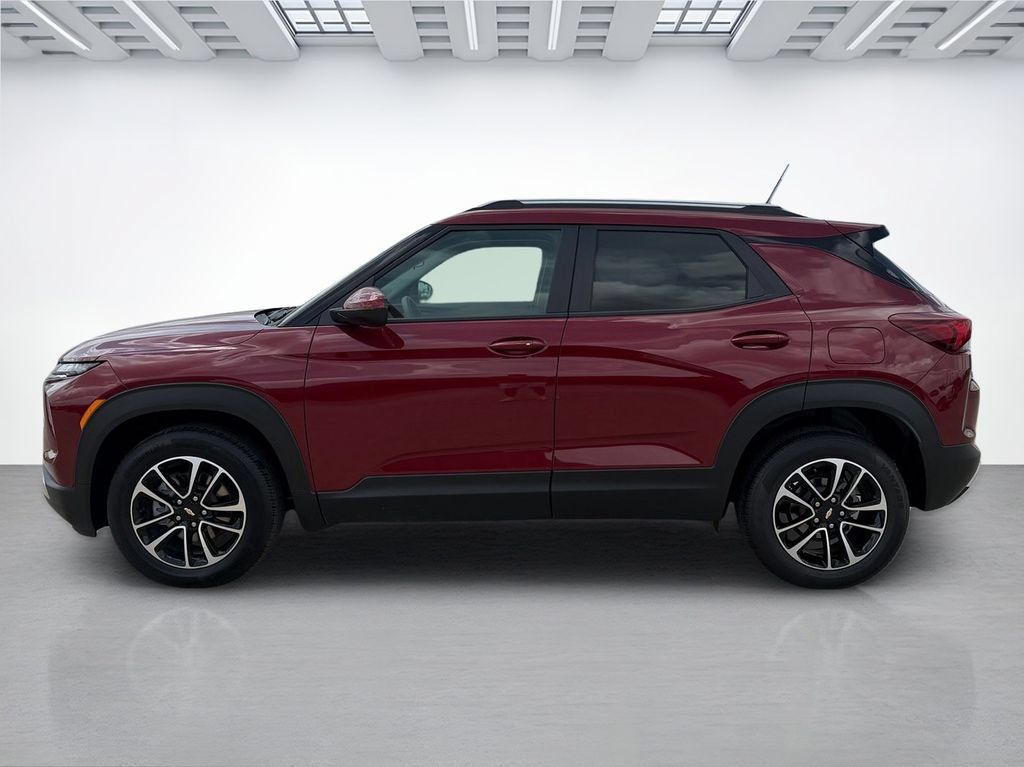 Used 2025 Chevrolet TrailBlazer LT AWD/4WD image 5
