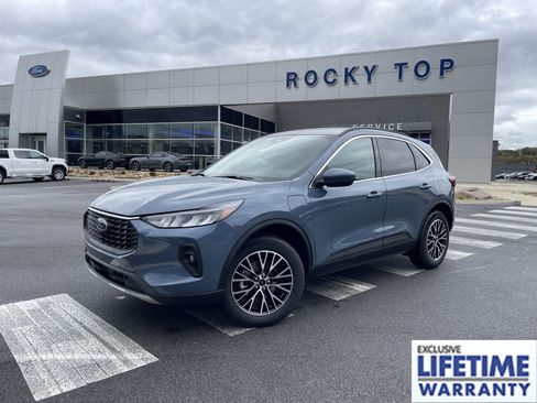 New 2026 Ford Escape SE image 1