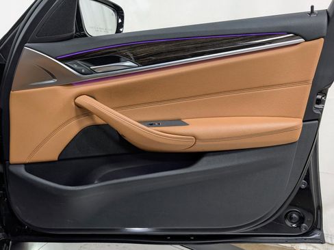 Used 2023 BMW 530e 530e w/ Convenience Package image 23