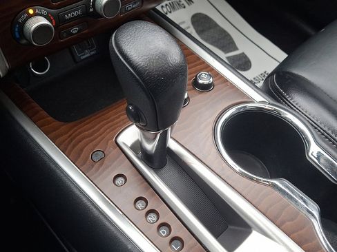 Used 2020 Nissan Pathfinder Platinum image 31