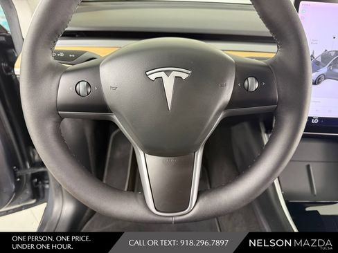 Used 2021 Tesla Model Y Long Range AWD/4WD image 23