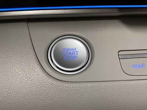 Used 2023 Hyundai Elantra Limited w/ Cargo Package FWD image 23