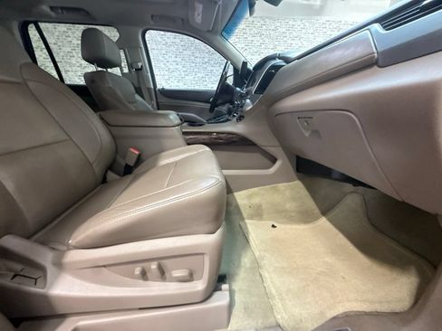 Used 2016 GMC Yukon SLT w/ Open Road Package AWD/4WD image 12