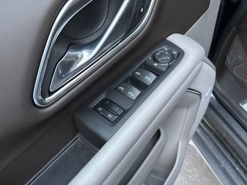 Used 2023 Chevrolet Tahoe LT image 11