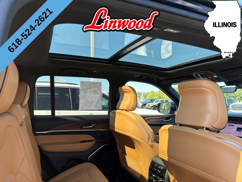 Used 2025 Jeep Grand Cherokee Summit AWD/4WD image 4