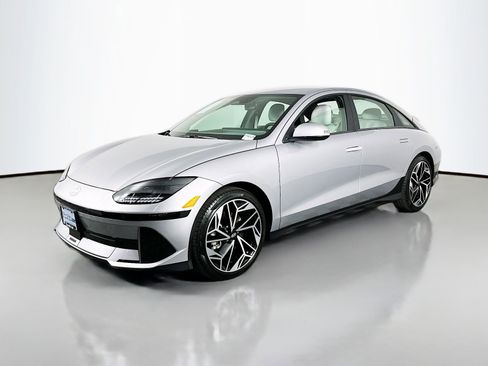 Used 2024 Hyundai Ioniq 6 SEL AWD/4WD image 3