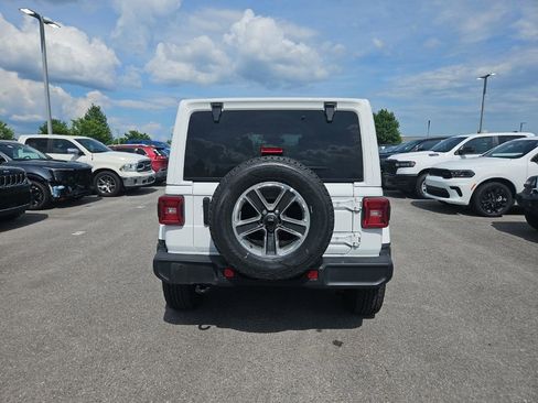 Used 2021 Jeep Wrangler Unlimited Sahara w/ LED Lighting Group AWD/4WD image 6
