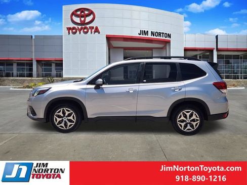 Used 2024 Subaru Forester Premium AWD/4WD image 5