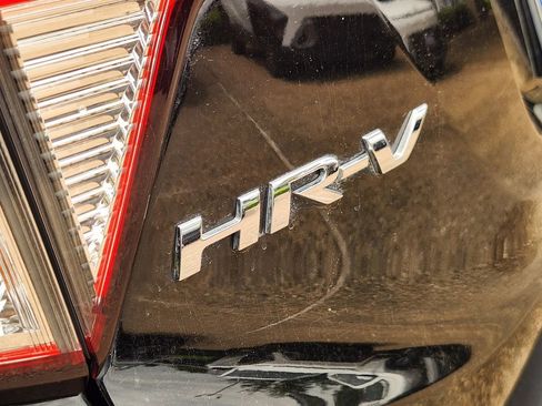 Used 2022 Honda HR-V LX image 8