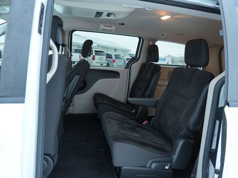 Used 2017 Dodge Grand Caravan SE w/ Power Window Group image 18