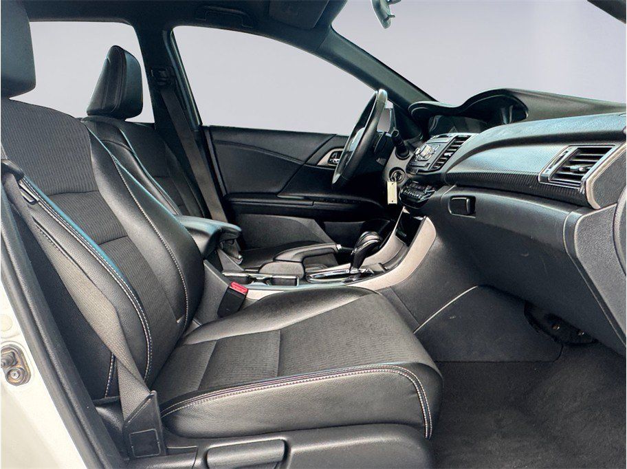 Used 2016 Honda Accord Sport image 19