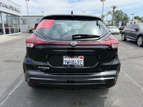 Certified 2025 Nissan Kicks Play S image 5