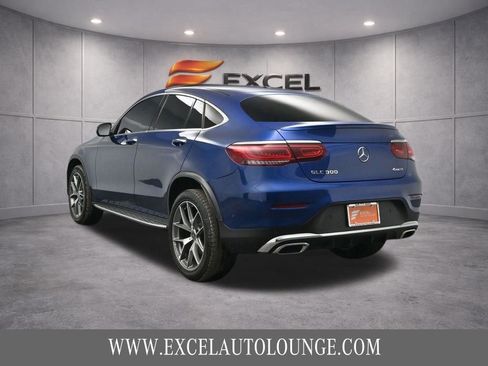 Used 2022 Mercedes-Benz GLC 300 4MATIC Coupe image 4