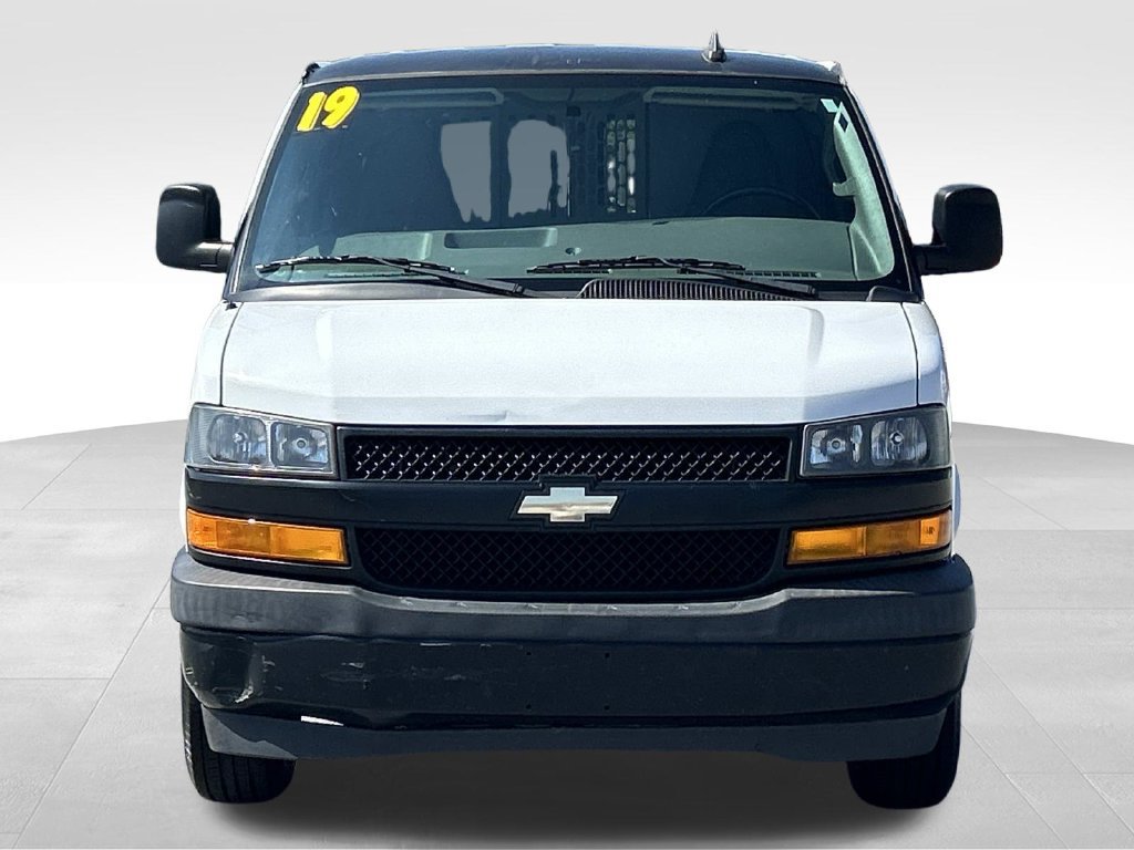Used 2019 Chevrolet Express 2500 w/ Driver Convenience Package RWD image 9