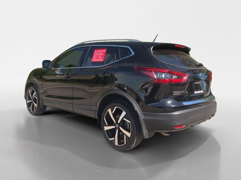 Certified 2022 Nissan Rogue Sport SL w/ Premium Package AWD/4WD image 3