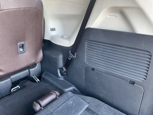 Used 2022 Toyota Sienna Platinum AWD/4WD image 13