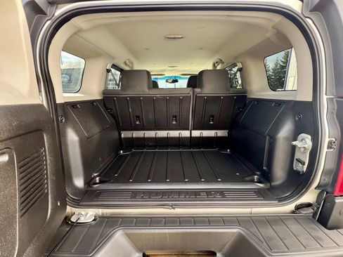 Used 2007 HUMMER H3 Luxury image 11