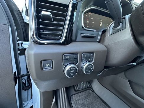 New 2026 GMC Sierra 2500 Denali w/ Denali Reserve Package image 17