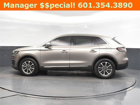 Used 2020 Lincoln Nautilus FWD w/ Equipment Group 101A image 4