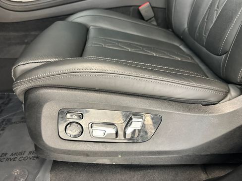 Certified 2025 BMW X7 M60i AWD/4WD image 14