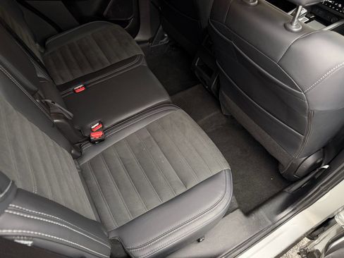 Used 2024 Mitsubishi Outlander SE image 24