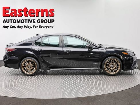 Used 2023 Toyota Camry SE AWD/4WD image 4