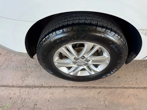 Used 2020 Buick Enclave Essence image 31