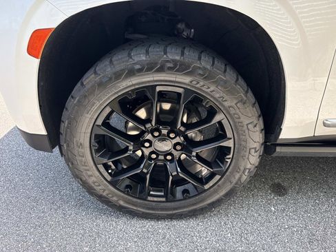 Used 2022 GMC Yukon Denali AWD/4WD image 10
