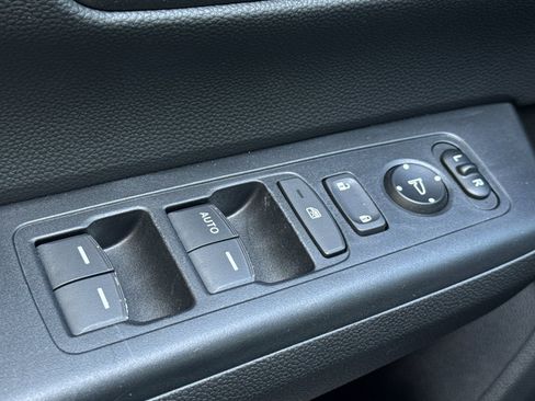 Used 2024 Honda CR-V LX image 13