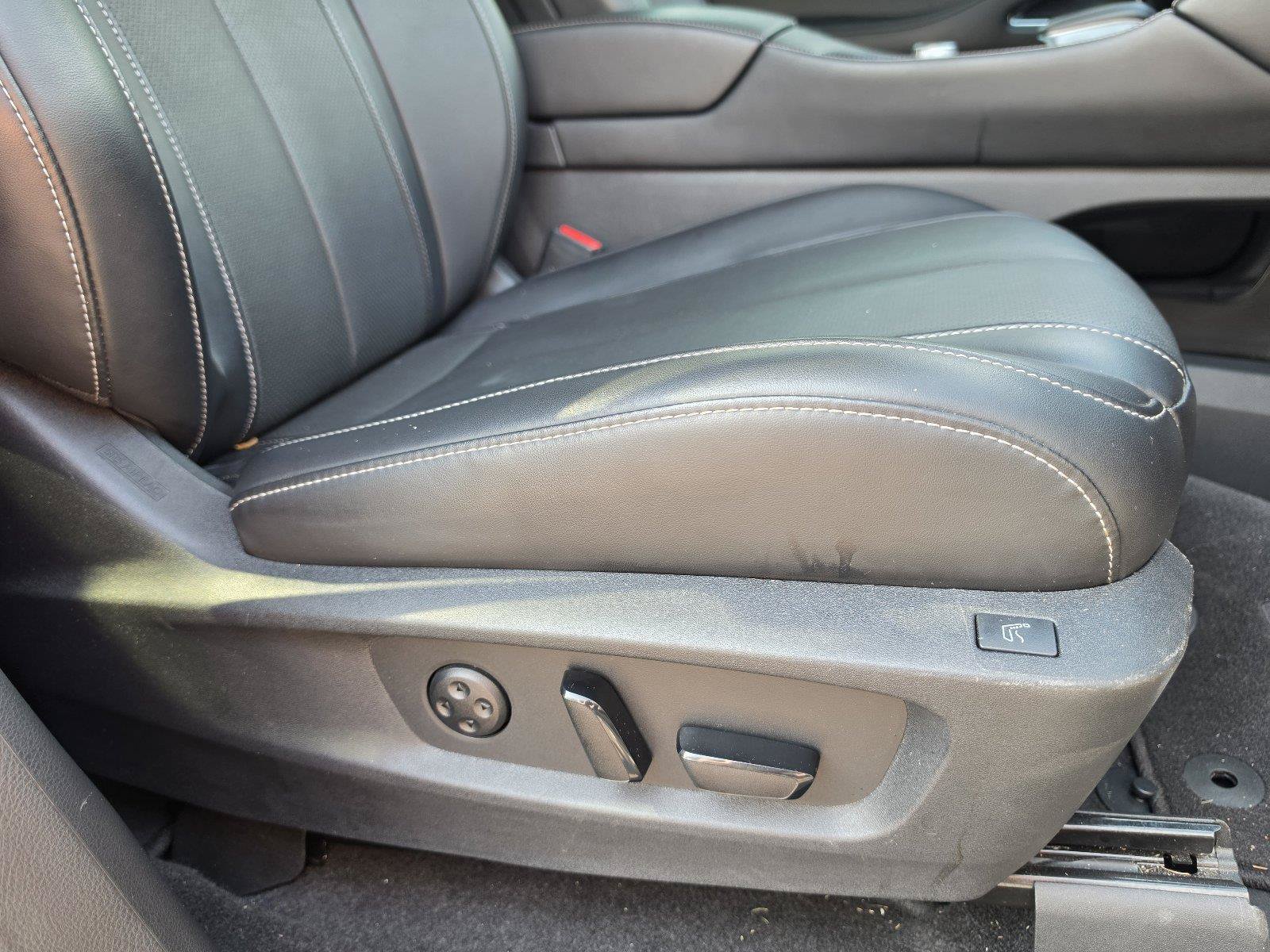 Used 2023 INFINITI QX60 Sensory w/ Vision Package FWD image 29