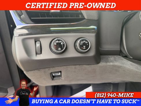 Used 2017 Cadillac Escalade ESV Platinum AWD/4WD image 30