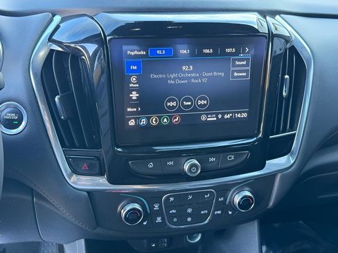 Used 2022 Chevrolet Traverse RS image 28