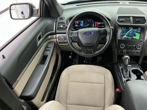 Used 2019 Ford Explorer XLT w/ Equipment Group 201A FWD image 30