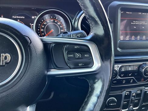 Used 2020 Jeep Wrangler Unlimited Sahara AWD/4WD image 19