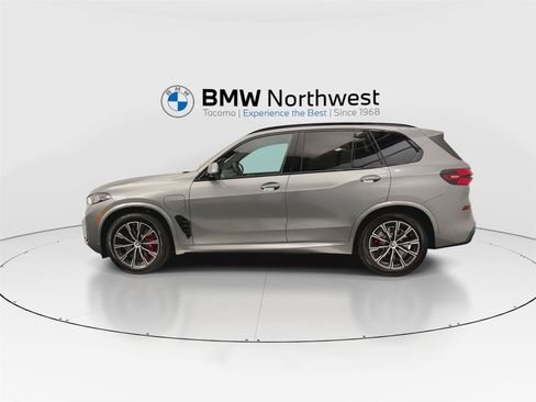 New 2026 BMW X5 xDrive50e w/ M Sport Package AWD/4WD image 11
