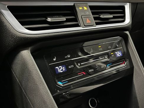 New 2026 Volkswagen Taos SE AWD/4WD image 10