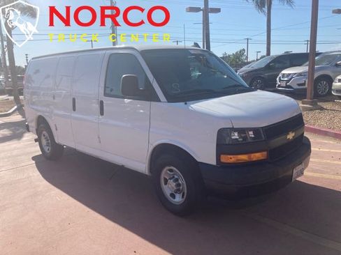 Used 2018 Chevrolet Express 2500 image 19