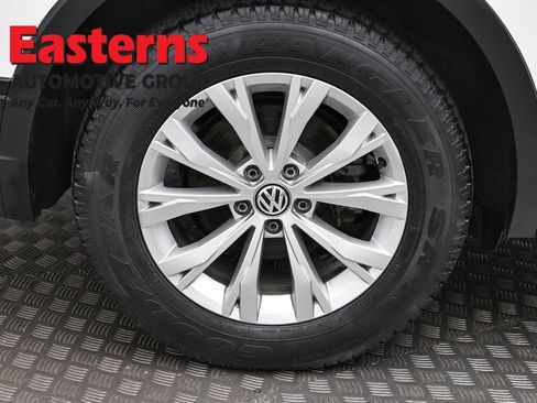 Used 2020 Volkswagen Tiguan S image 30