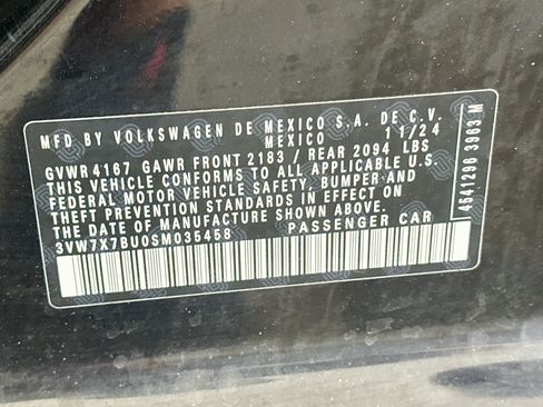 Used 2025 Volkswagen Jetta SE FWD image 12
