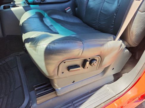 Used 2001 Chevrolet Silverado 2500 LT w/ Off-Road Skid Plate Pkg AWD/4WD image 16