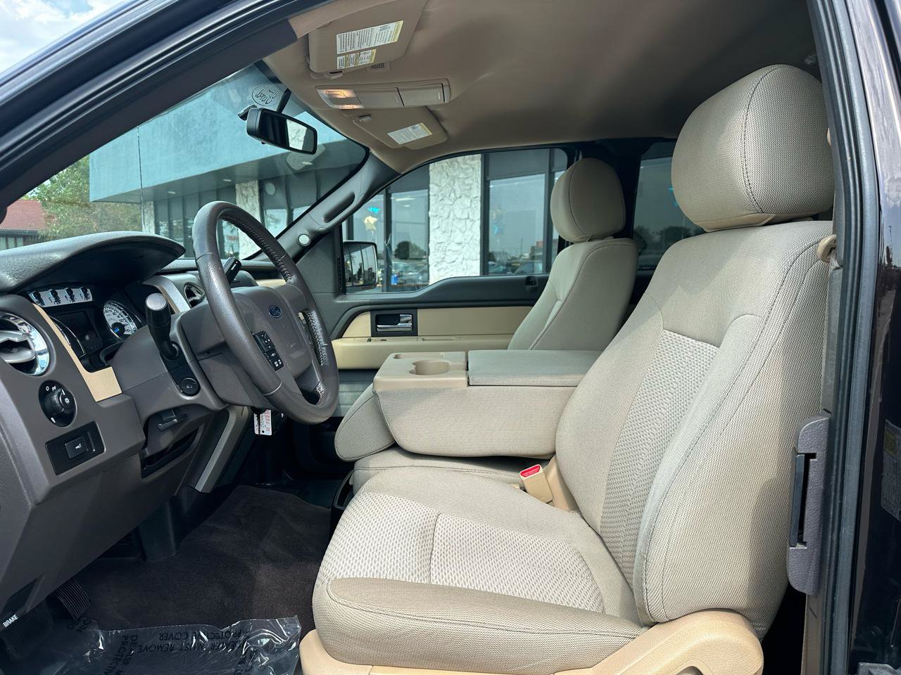Used 2014 Ford F150 XLT w/ Equipment Group 302A Luxury AWD/4WD image 2