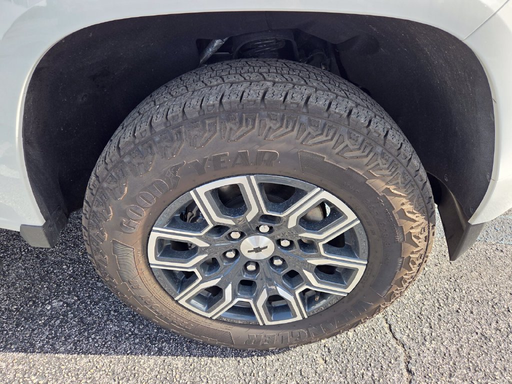 Used 2026 Chevrolet Colorado Z71 w/ Technology Package AWD/4WD image 19