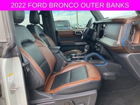 Used 2022 Ford Bronco Outer Banks AWD/4WD image 11
