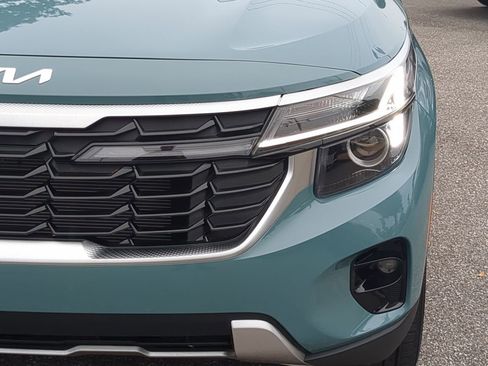 Certified 2025 Kia Seltos EX w/ EX Sunroof Package image 8