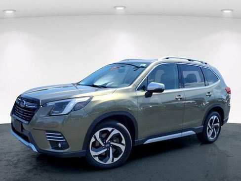 Used 2023 Subaru Forester Touring AWD/4WD image 2
