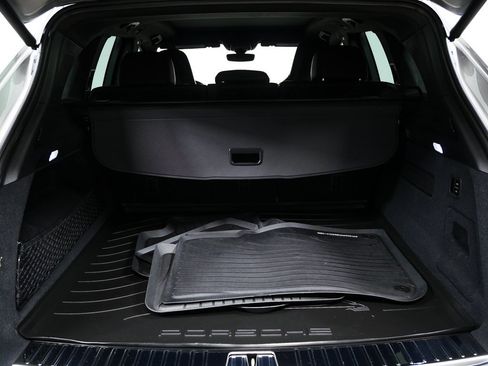 Certified 2025 Porsche Cayenne GTS image 32