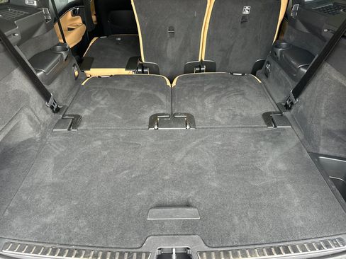 Certified 2024 Volvo XC90 T8 Ultimate w/ Lounge Package AWD/4WD image 19