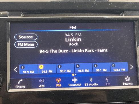 Used 2019 Nissan Rogue SV FWD image 25