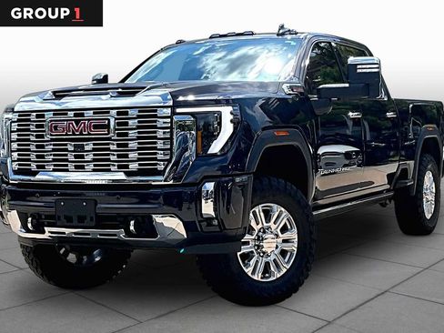 Used 2024 GMC Sierra 2500 Denali w/ Denali Reserve Package AWD/4WD image 1